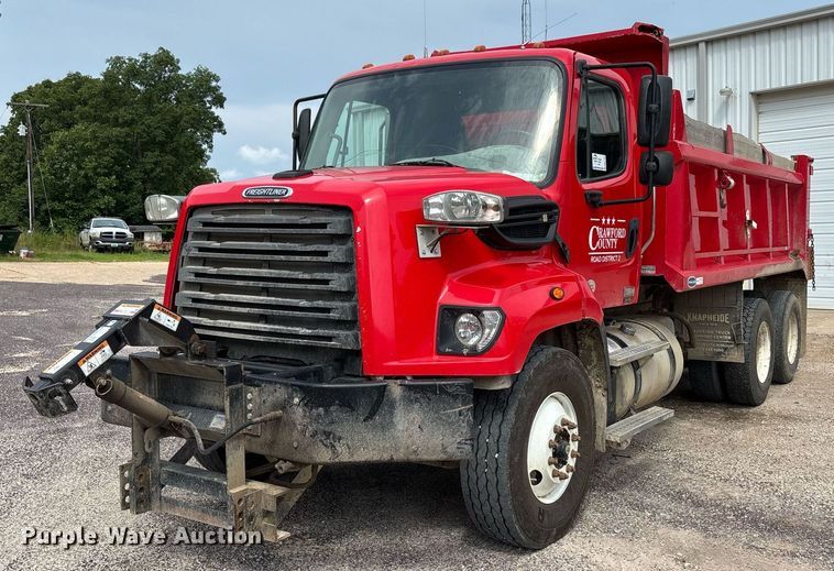 2018 Freightliner 108SD dump truck - DW7197
