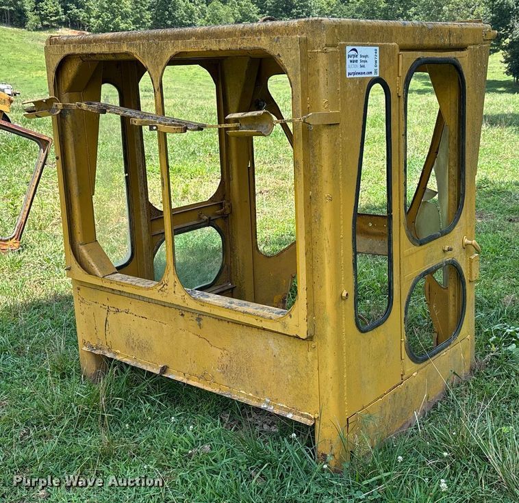 (3) cabs  - DW7240