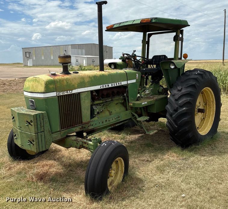 John Deere 2840 tractor - DX8048
