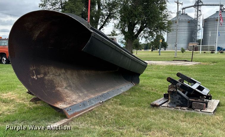 Henke snow plow - DY0366