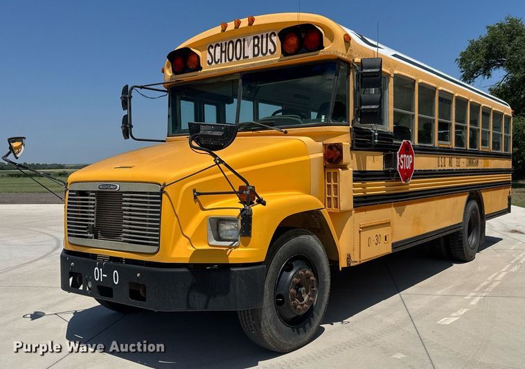 2001 Freightliner FS65 school bus - DY0387