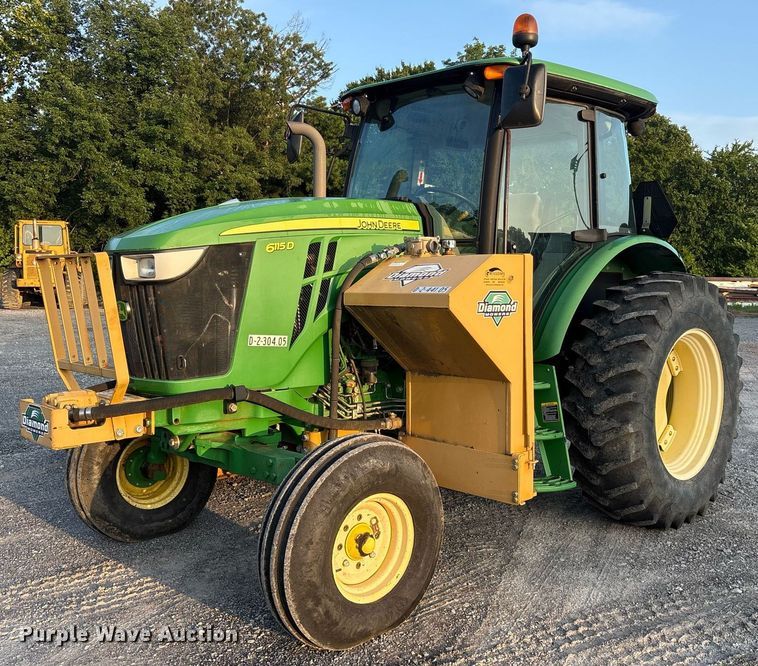 2014 John Deere 6115D tractor - DY0752