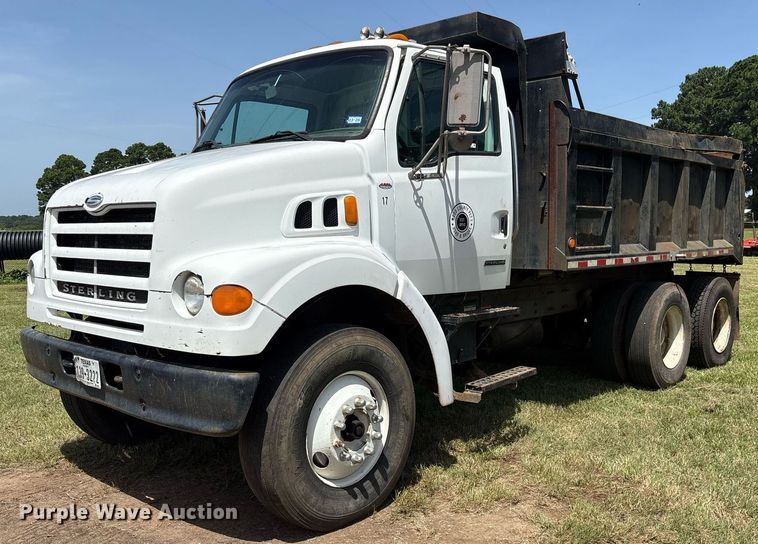 2002 Sterling L-Line dump truck - DY0761