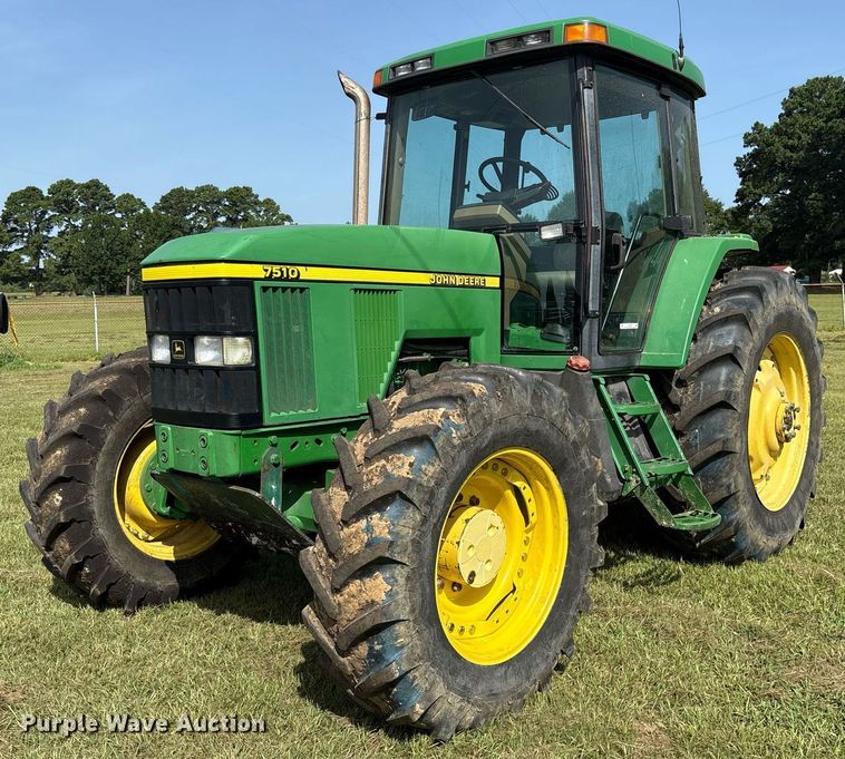 2001 John Deere 7510 MFWD tractor - DY0765