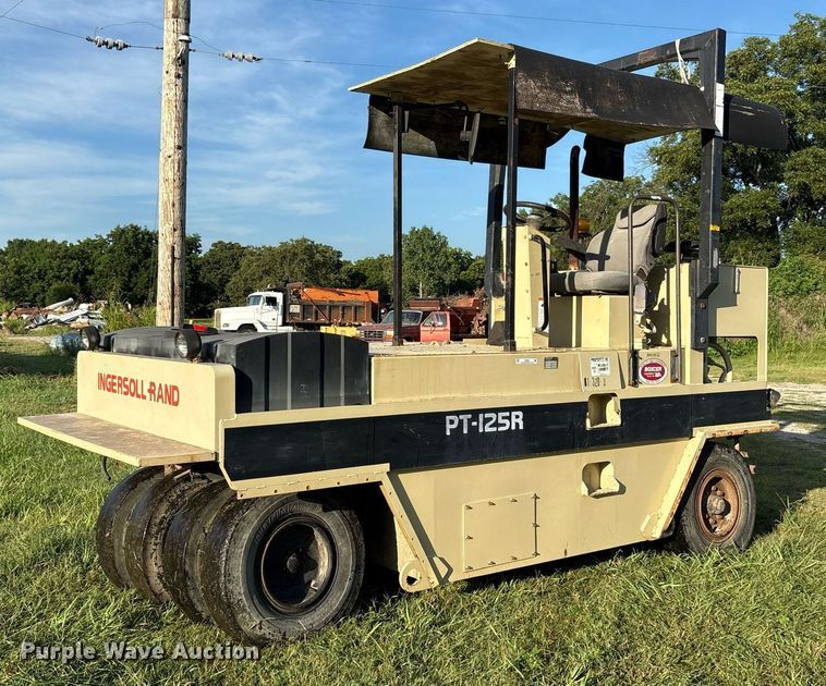 1998 Ingersoll Rand PT-125R pneumatic roller - DY0837