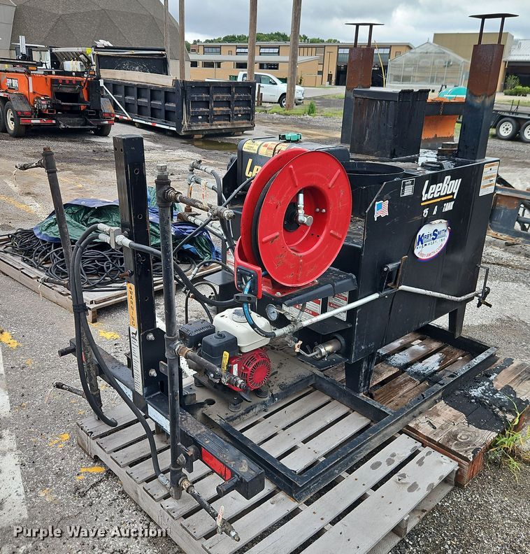 LeeBoy 150 tack distributor  - EB8185