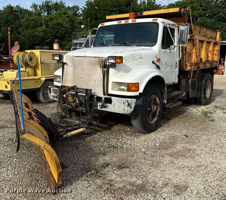 1994 International 4900 dump truck - ED4371