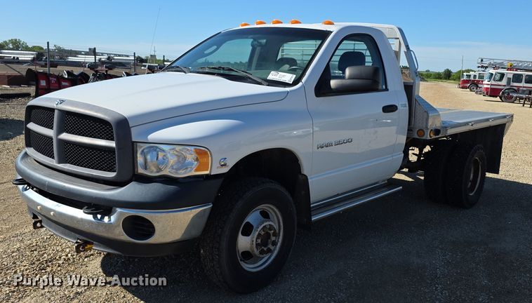 2005 Dodge Ram 3500 flatbed pickup truck - EF3614