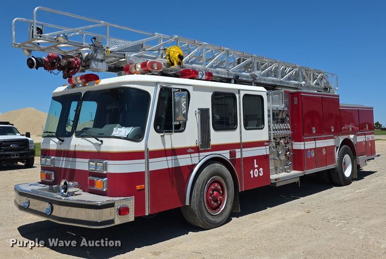 1990 Federal Motors E-One ladder fire truck - EF3617
