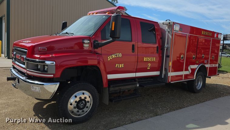 2006 GMC C5500 rescue vehicle - EF3647