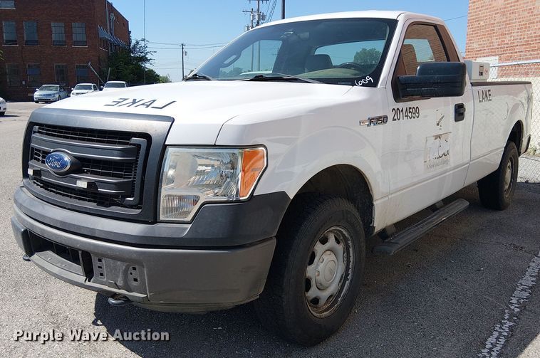 2014 Ford F150 XLT pickup truck - EG8563