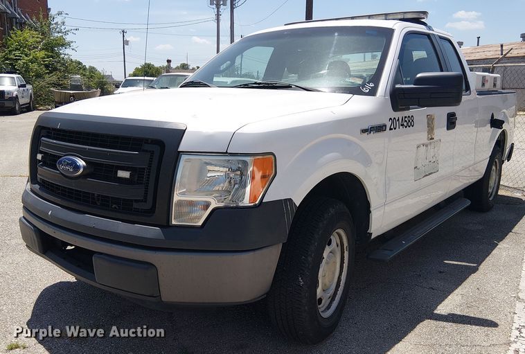 2014 Ford F150 SuperCab pickup truck - EG8570