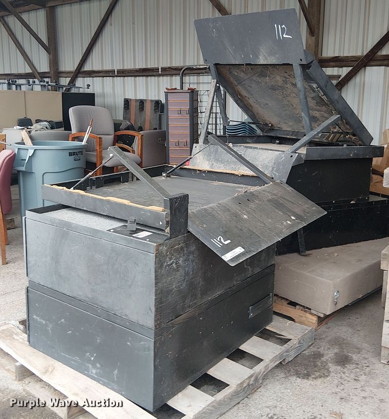 (5) truck vaults - EG8606
