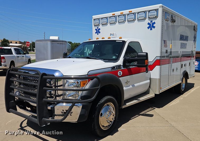 2014 Ford F550 ambulance - EO4584