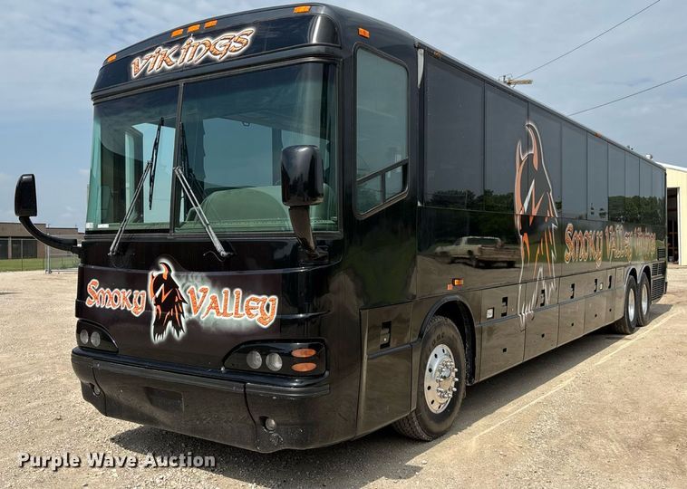 2004 Blue Bird 4500 coach bus - ET8013