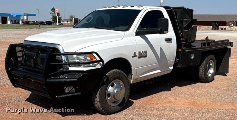 2018 Dodge Ram 3500 bale bed pickup truck - DT6681