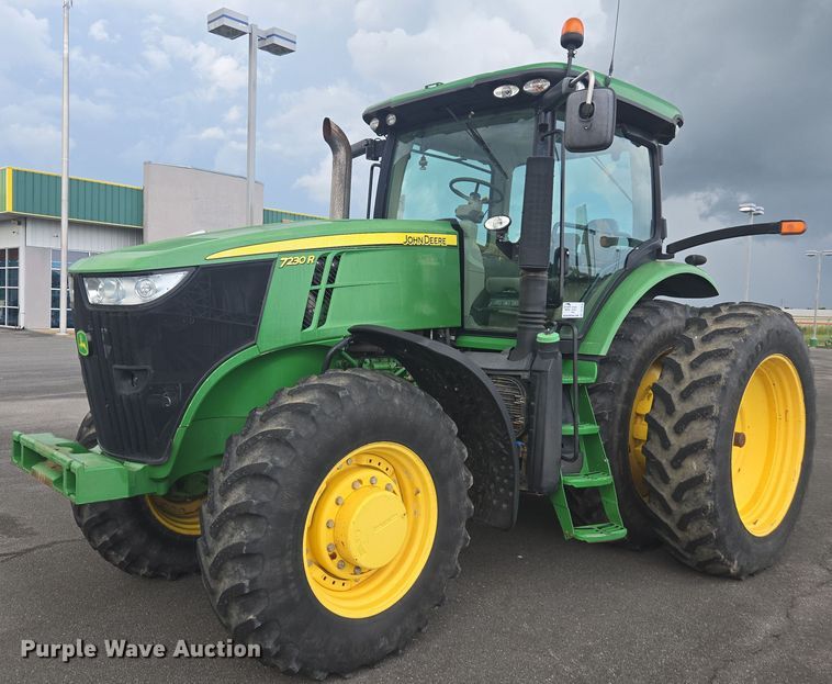 2012 John Deere 7230R MFWD tractor - DU7918