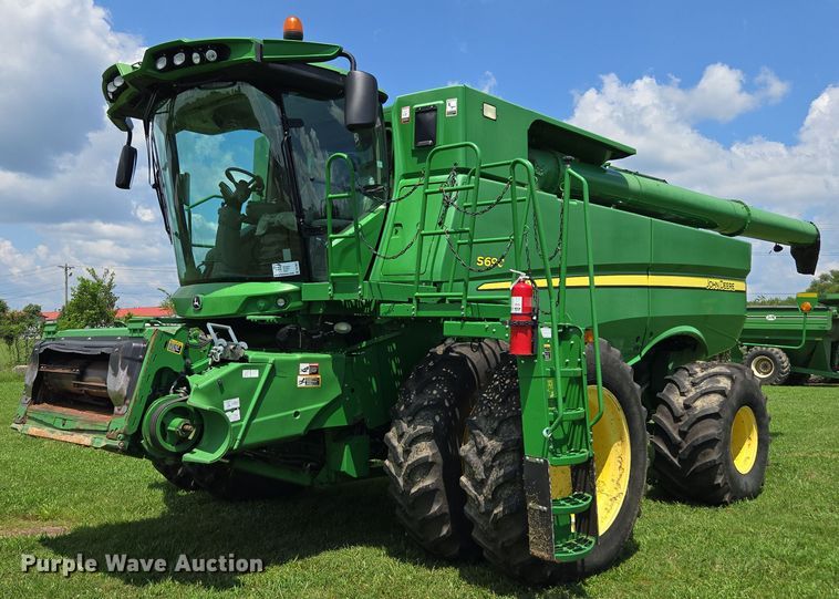 2014 John Deere S690 RWA combine - DU7921