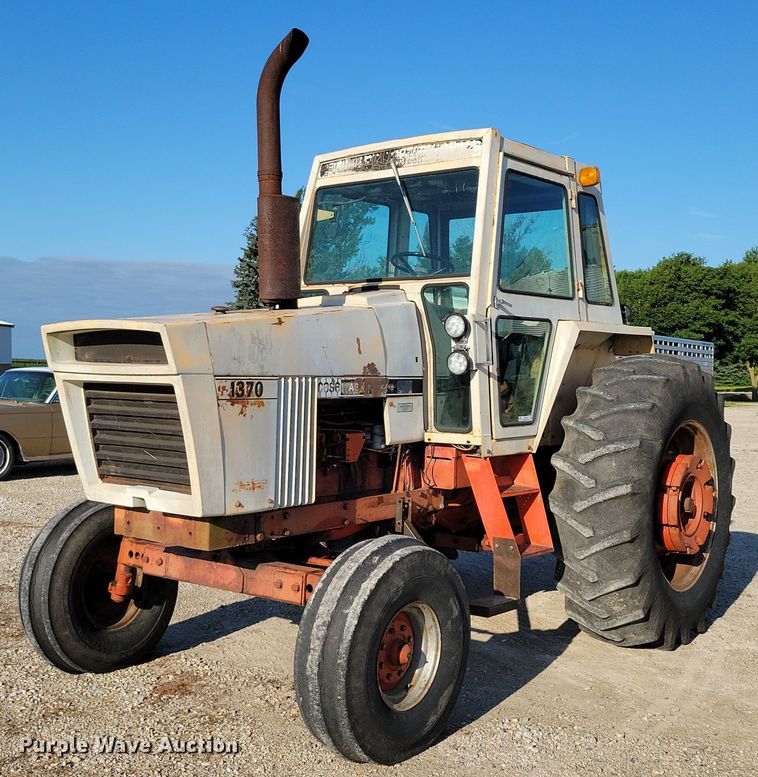 1973 Case 1370 tractor - DX7181