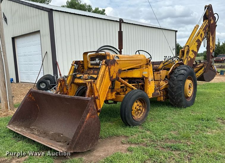 Massey Ferguson 3165 tractor - DY0435