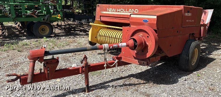 New Holland 316 small square baler - DY0781
