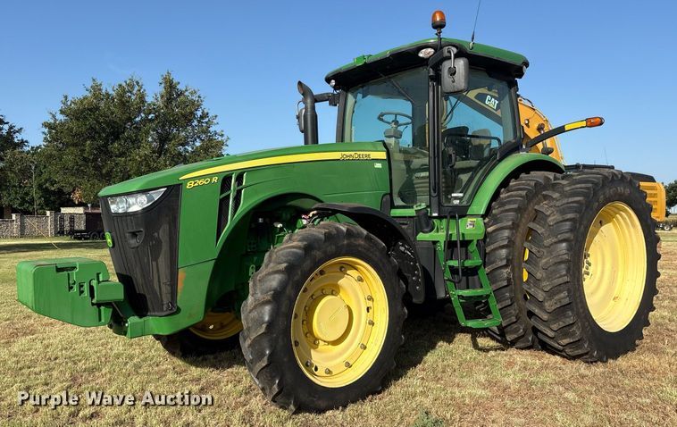 2011 John Deere 8260R MFWD tractor - DY0803