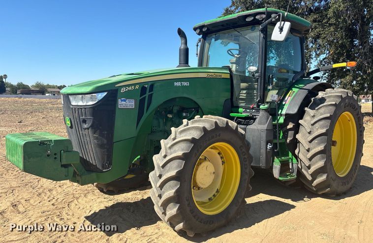 2016 John Deere 8245R MFWD tractor - EC1085