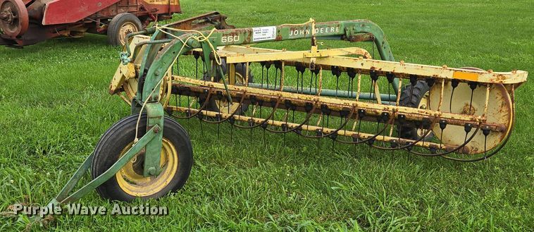 John Deere 660 hay rake - EF1849