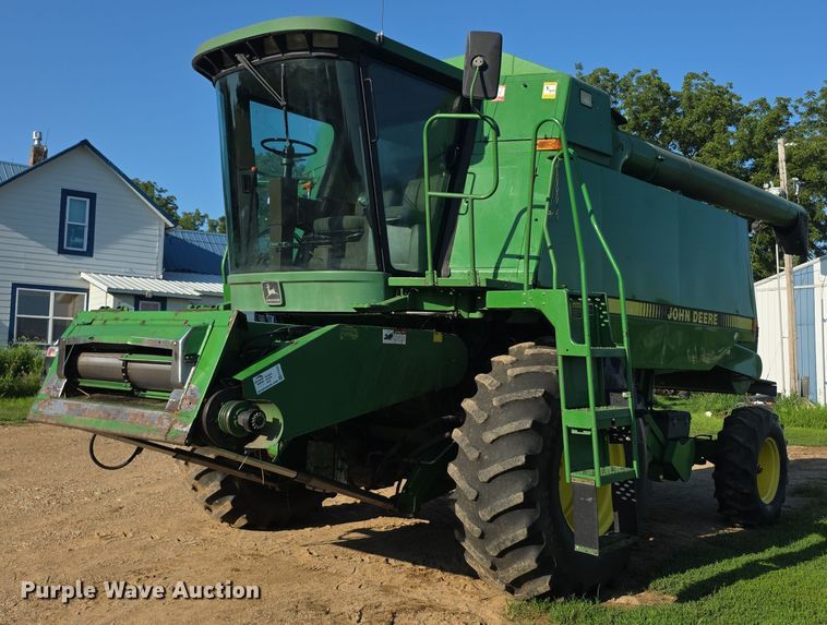 1990 John Deere 9500 combine - EF3694