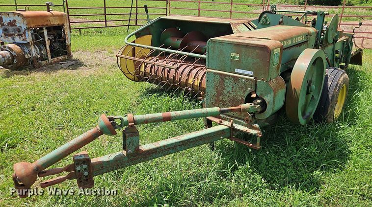 John Deere 224T small square baler - EO4528