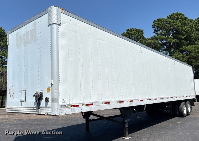 2012 Utility VS2DX Dry van with lift gate - DM1961