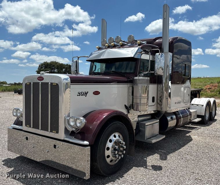 2017 Peterbilt 389 semi truck - DX8059