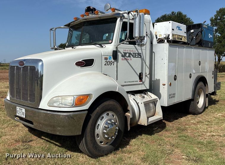 2009 Peterbilt 335 utility / service truck - DY0804