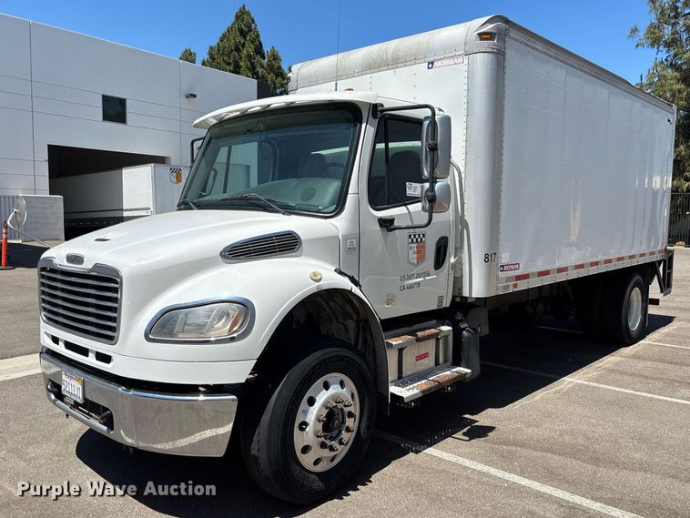 2014 Freightliner M2106 box truck - EC1084