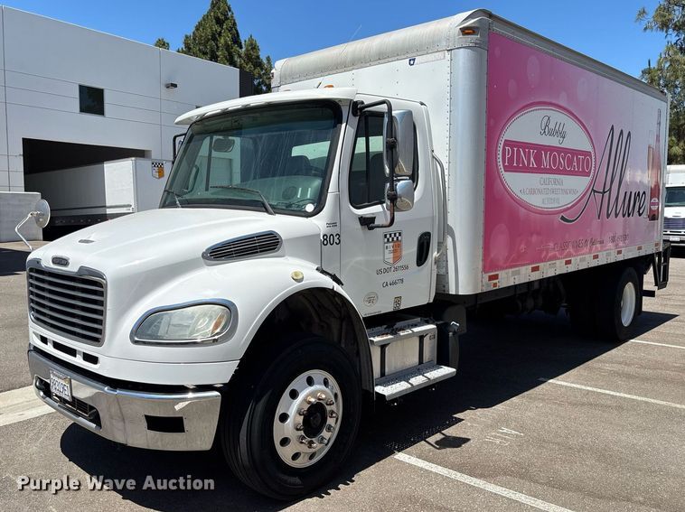 2013 Freightliner M2106 box truck - EC1087