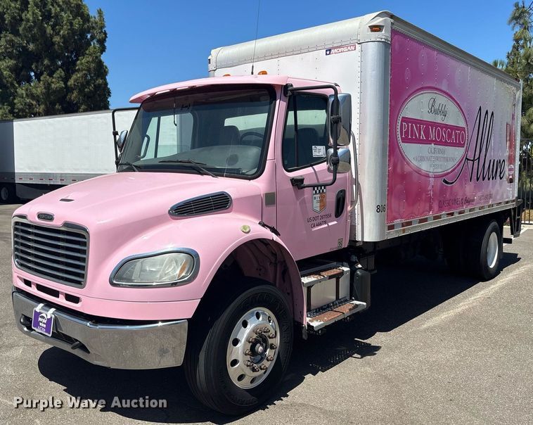2013 Freightliner M2106 box truck - EC1089