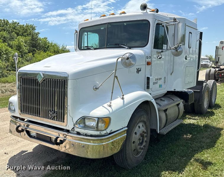 1998 International 9400 Eagle semi truck - ED4287