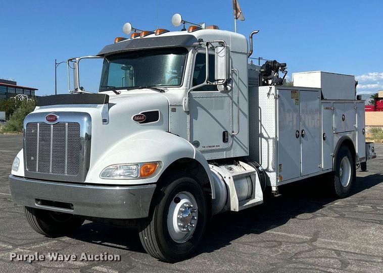 2016 Peterbilt 337 utility / service truck - EQ0512