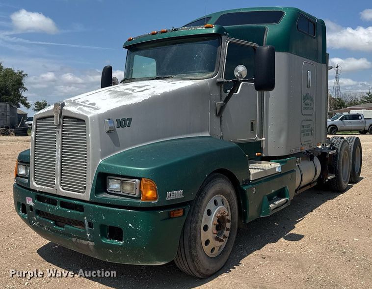 1996 Kenworth T600 semi truck - ER2170