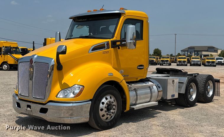 2022 Kenworth T680 semi truck - EU2023