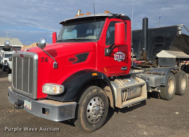 2014 Peterbilt 567 semi truck - FB9430