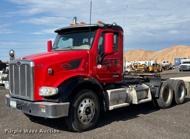 2018 Peterbilt 567 semi truck - FB9432