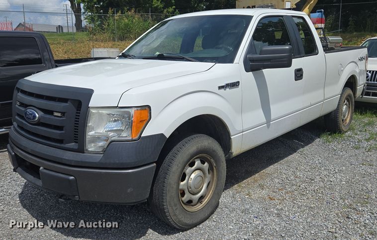 2011 Ford F150 XL SuperCab pickup truck - EC4342