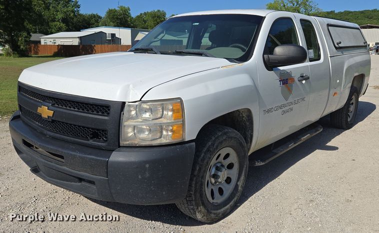 2013 Chevrolet Silverado 1500 Ext. Cab pickup truck - DS3827