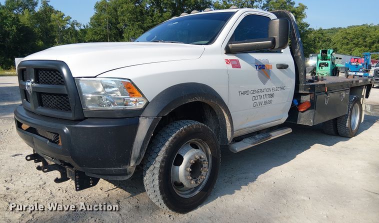 2018 Dodge Ram 5500 flatbed truck - DS3857