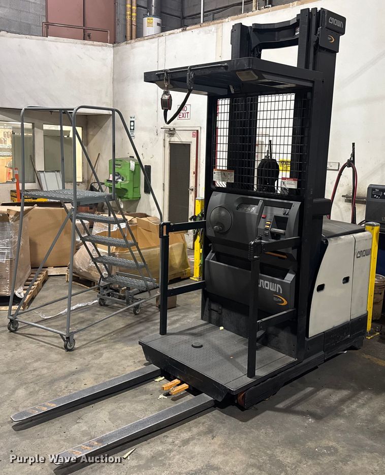 2018 Crown SP3520-30 order picker - DU7944