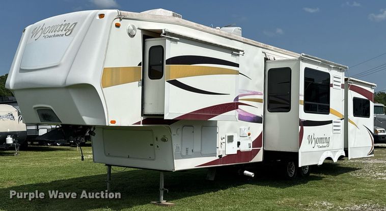 2008 Coachmen Wyoming camper - DU9367
