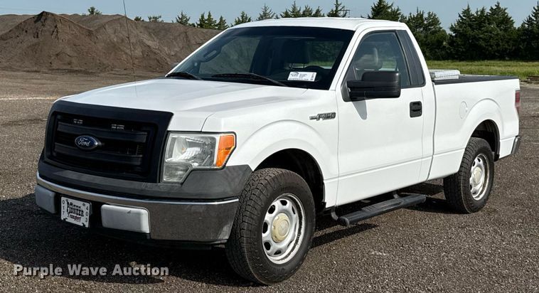 2014 Ford F150 pickup truck - DW5174