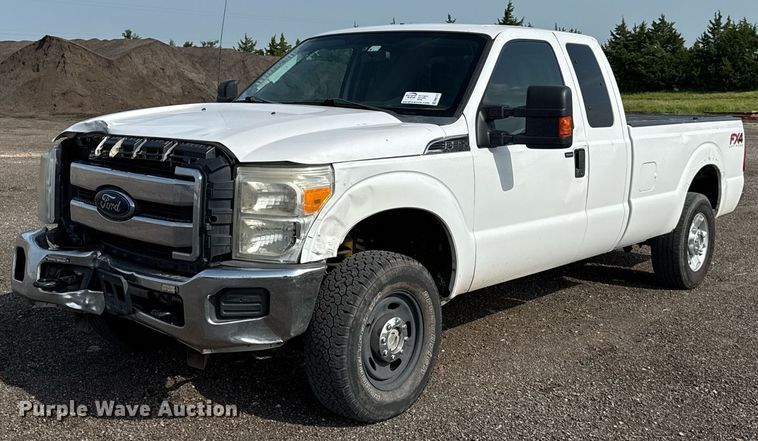 2012 Ford F250 Super Duty SuperCab pickup truck - DW5175