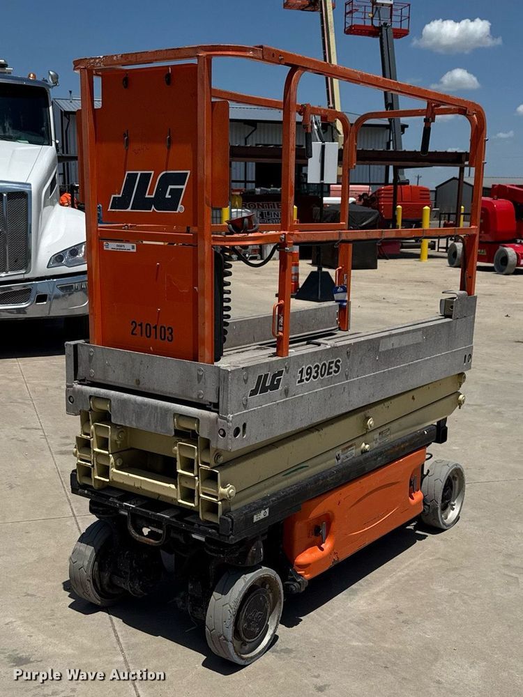 2012 JLG 1930ES scissor lift - DX5675